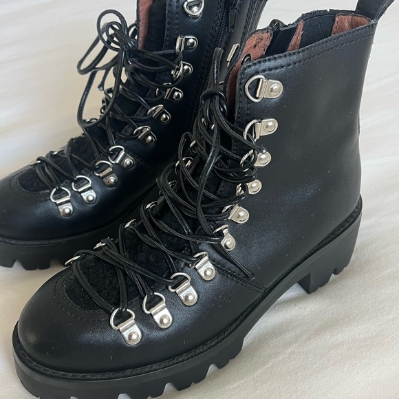✨SALE✨JEFFREY CAMPBELL Stanley Lace Up Hiker Combat Boot Black SIZE 7 Shearling - Picture 11 of 16